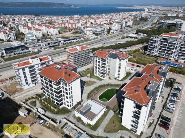 Çanakkale Kepez'de Havuzlu, Güvenlikli Sitede Kiralık 2+1 Arakat