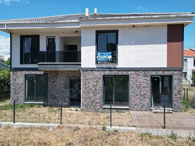 ÇANAKKALE LAPSEKİ'DE DENİZE 300 METRE 4+1 SIFIR FIRSAT VİLLA!