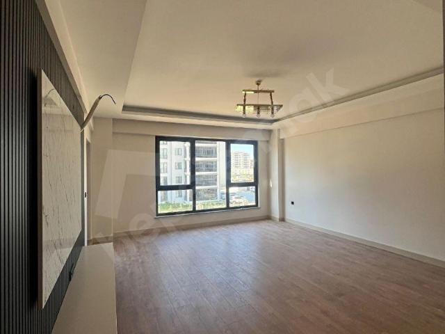 ÇANAKKALE MERKEZ 60 METRELİK YOLA CEPHE SATILIK 2+1 DAİRE