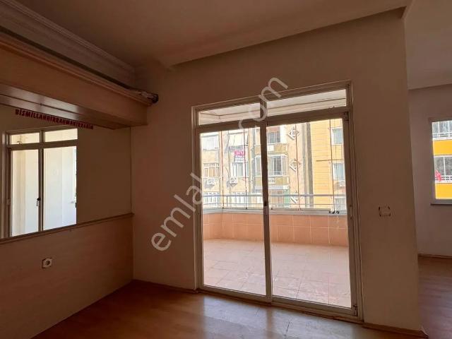 Anamur Saray Mahallesi Akdeniz Caddesinde Satılık 3+1 Geniş Balkonlu Daire