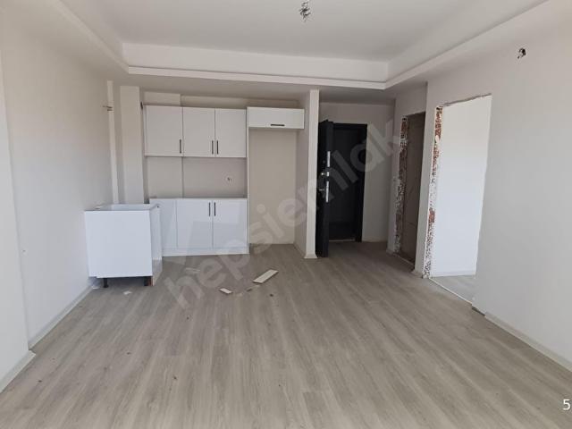 ANAMURDA DENİZE 200 METRE SIFIR BİNA 1+1 48M2 MANZARALI SATILIK