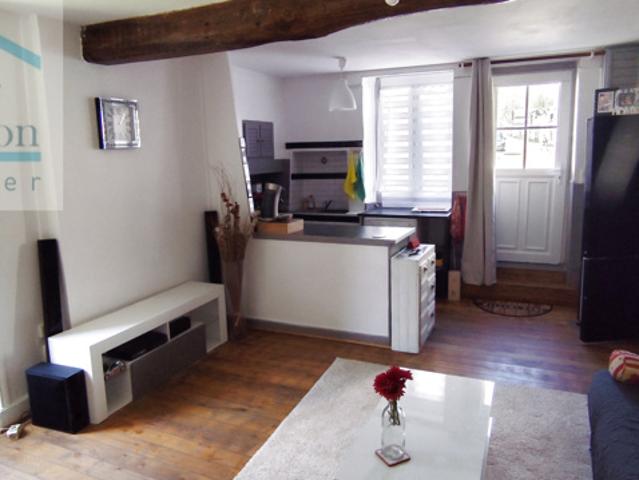Ancy le Franc, Maison T3 avec cour commune et petit jardin