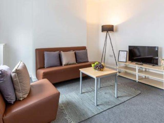 Anchor Road, Bristol BS1 Studio to rent £1,512 pcm £349 pw