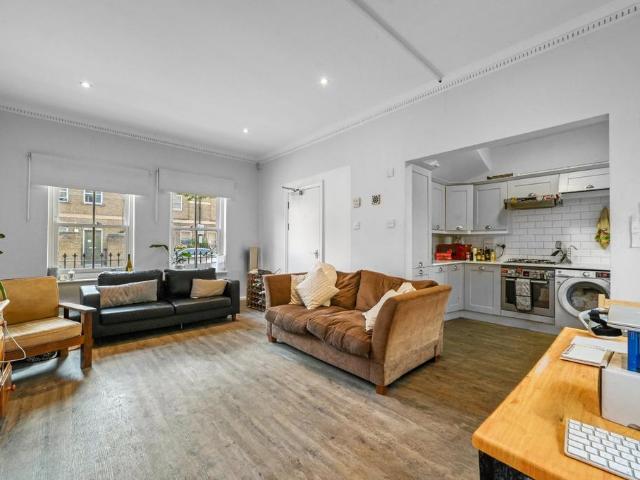 Anchor Terrace, Cephas Avenue. 4 bed terraced house to rent £4,333 pcm £1,000 pw