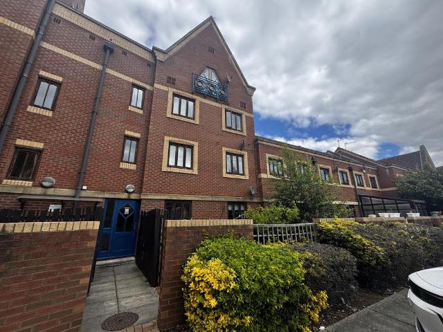 Anchorage Mews, Thornaby. 3 bed flat to rent £825 pcm £190 pw