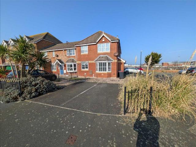 Anchorage Mews, Fleetwood 2 bed house to rent £725 pcm £167 pw