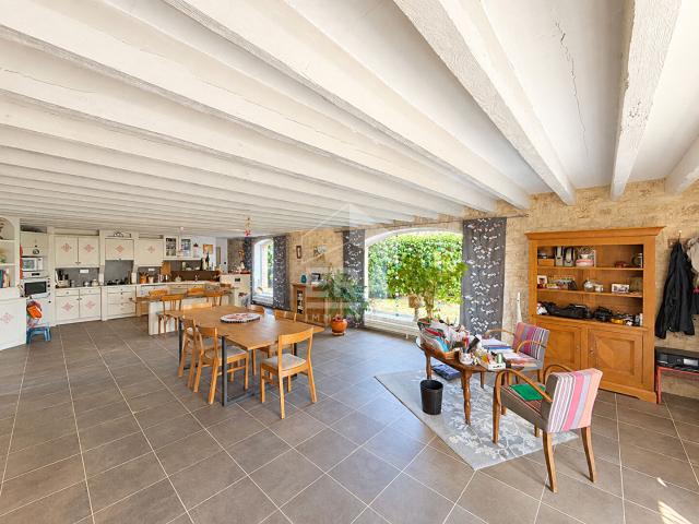 Ancien corps de ferme 7 pièces 202 m2