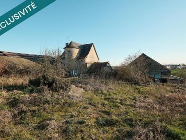 Ancien corps de ferme à rénover à seulement 5 mn du centre ville de Vitré