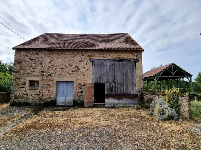 Ancien corps de ferme à rénover !