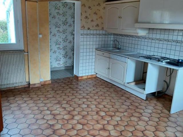 ANCIEN CORPS DE FERME AVEC 3897 M² DE TERRAIN