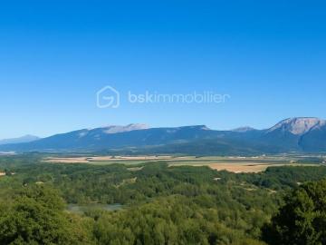 Ancien corps de ferme avec dépendances et vue imprenable sur le Vercors