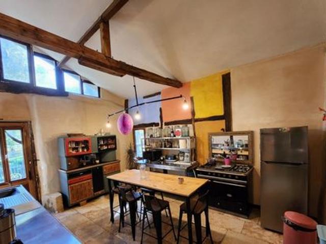 ANCIEN CORPS DE FERME AVEC GÎTE
