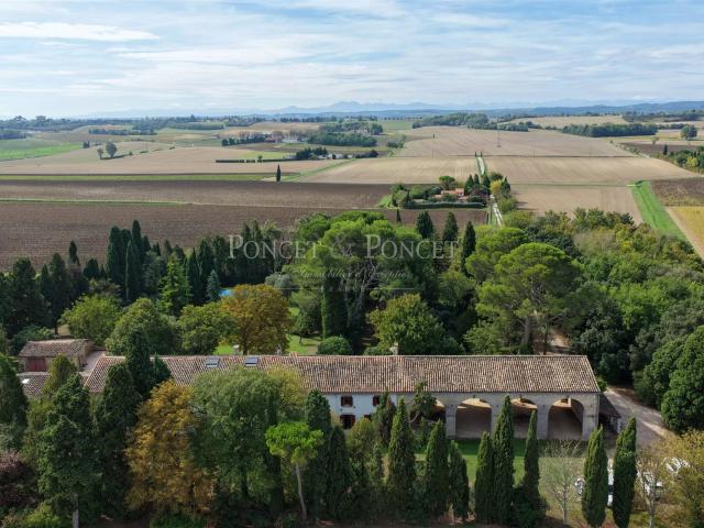 Ancien corps de ferme du XIXᵉ siècle 490m² Toulouse