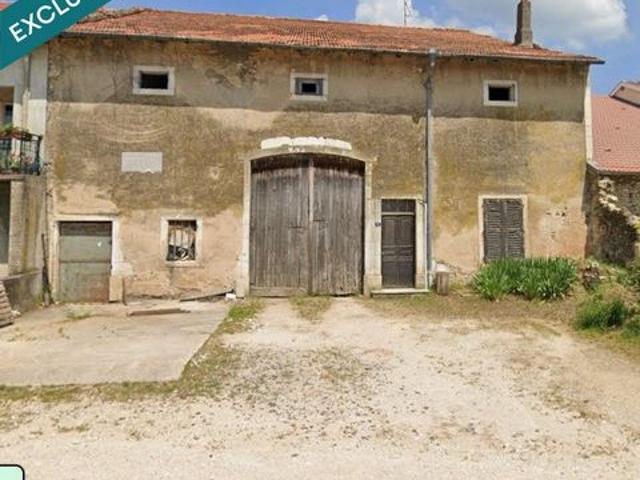 Ancien corps de ferme spacieux