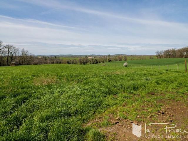 Ancien corps de ferme sur terrain de 1,3ha environ à 25 min d'Albi