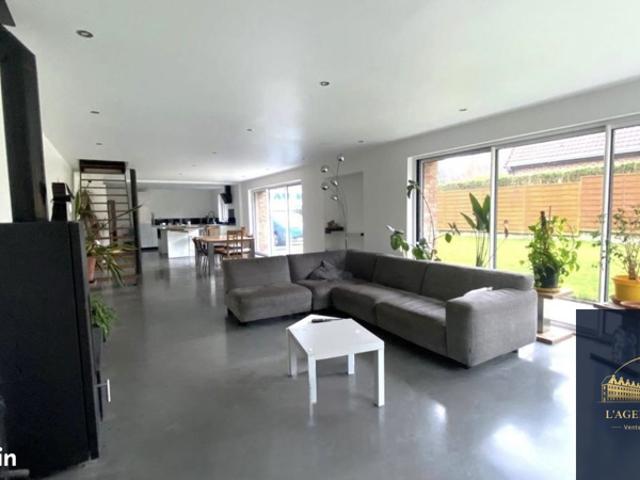 Ancien corps de ferme revisité 280 m2 habitables 5 chamb