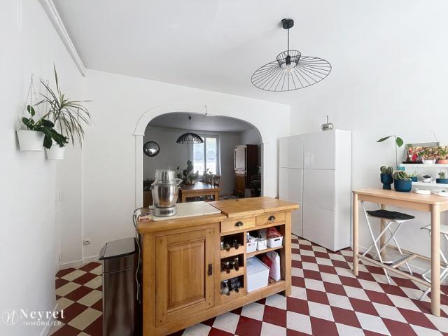 Ancien corps de ferme rénové avec cachet 188 m2 Solaize