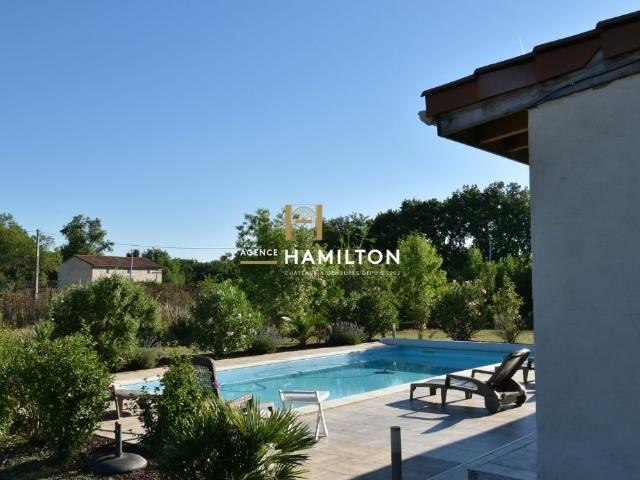 Ancien Corps De Ferme Rénové Avec Piscine, Deux Granges Amén. 207m² Villeneuve sur Vère