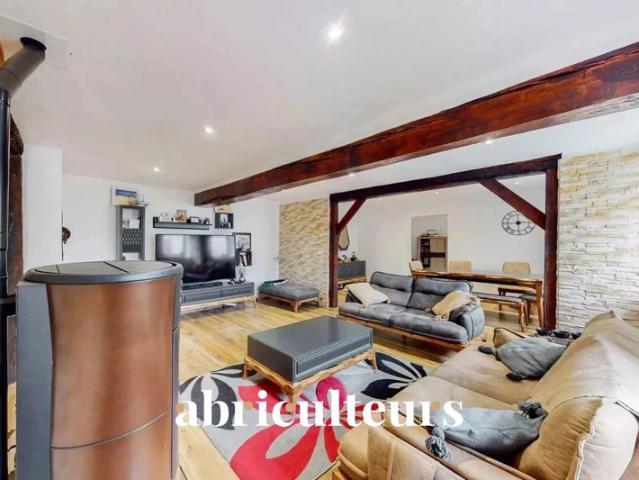 Ancien Corps de Ferme Rénové – 260 m² – Terrain 1 650 m² – 390 000 € FAI