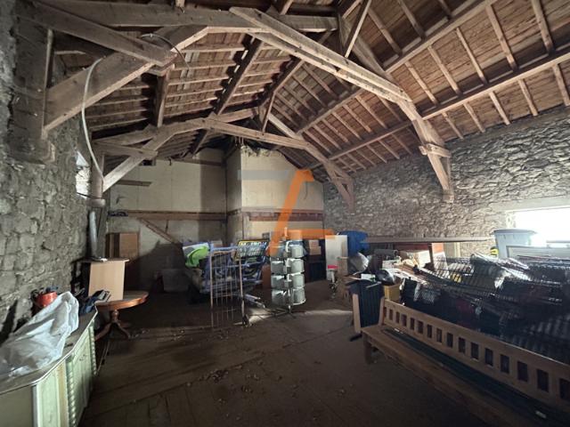 Ancien centre équestre au coeur du village de Saint Front