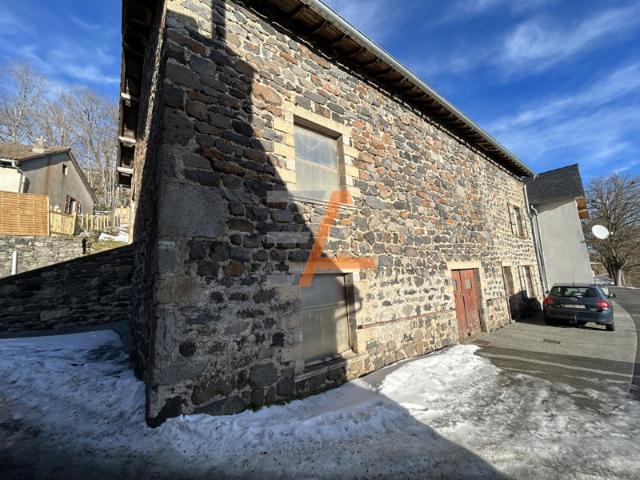 Ancien centre équestre au coeur du village de Saint Front