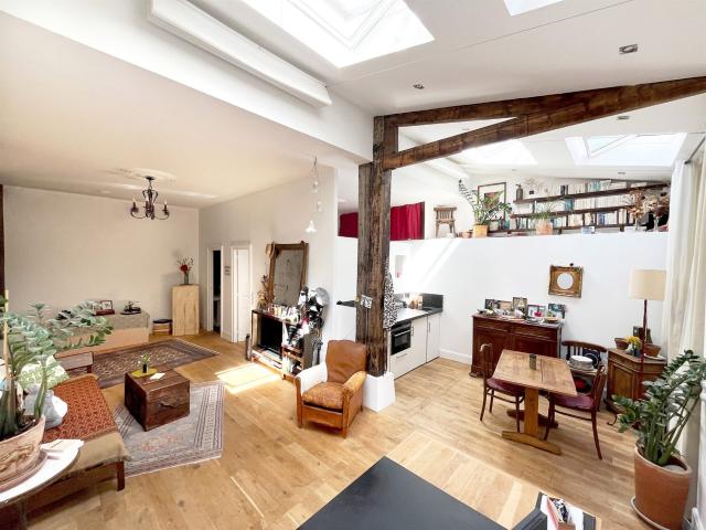 Ancien atelier d'artiste dans la verdure 56m² Paris 12ème