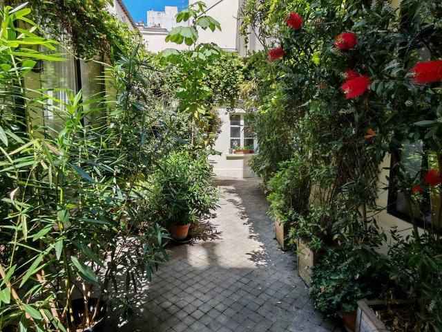 Ancien atelier d'artiste dans la verdure 56m² Paris 12ème