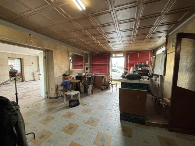 Ancien bar hôtel restaurant à réhabiliter Fort potentiel p