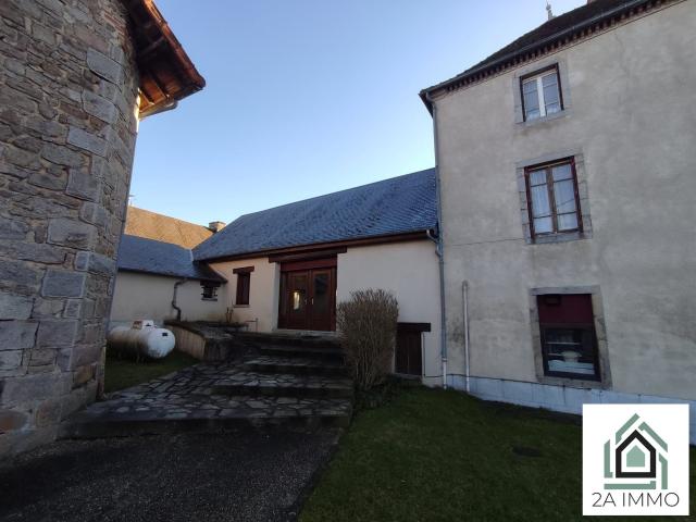 Ancien Hotel / Bar Restaurant Avec Licence Iv 535m² Saint Avit