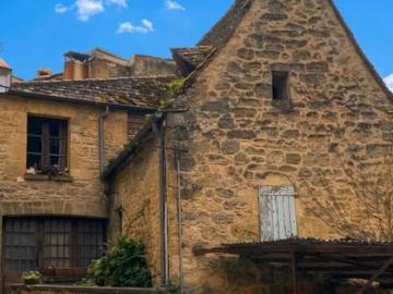 Ancien hôtel / restaurant avec vue imprenable sur la rivière