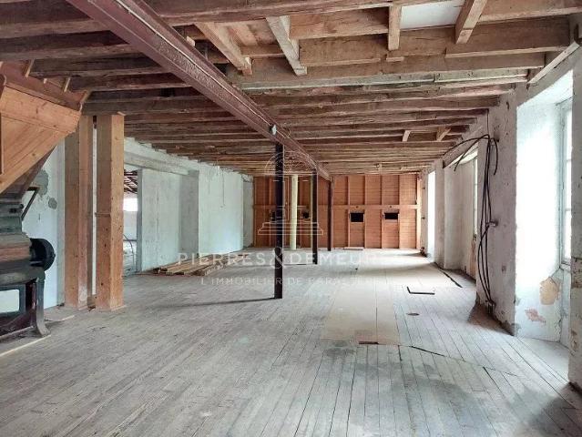 Ancien Moulin A Renover Avec Jardinet 1000m² Montgivray
