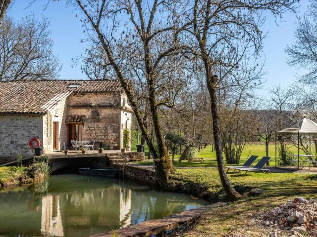 Ancien moulin, dans une situation exceptionnelle, au milieu. 166m² Cordes sur Ciel