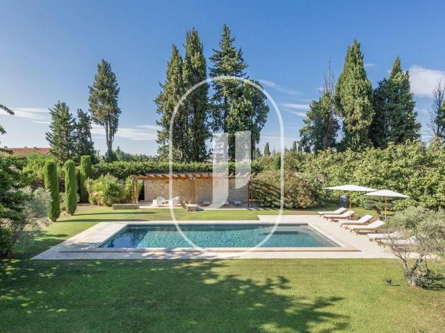 Ancien mas rénové avec tennis à vendre, proche d'Eygalières 280m² Plan d'Orgon