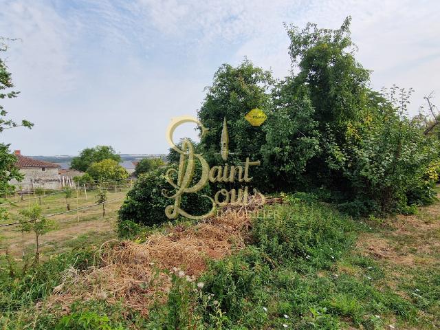 ANCIEN SECHOIR A TABAC AVEC JARDIN ET VUE