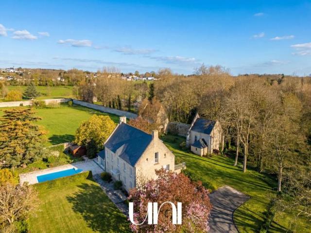 Ancien presbytère 321m² VAUX SUR SEULLES