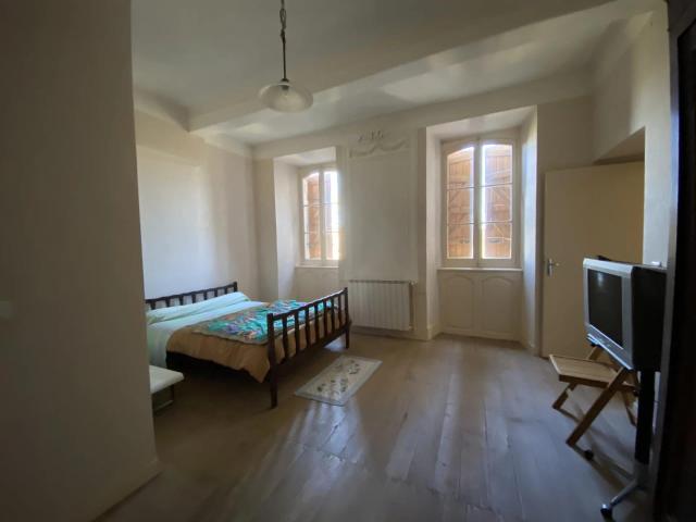 Ancien presbytère T9 a rénover, Aurignac centre historique 300m² Aurignac