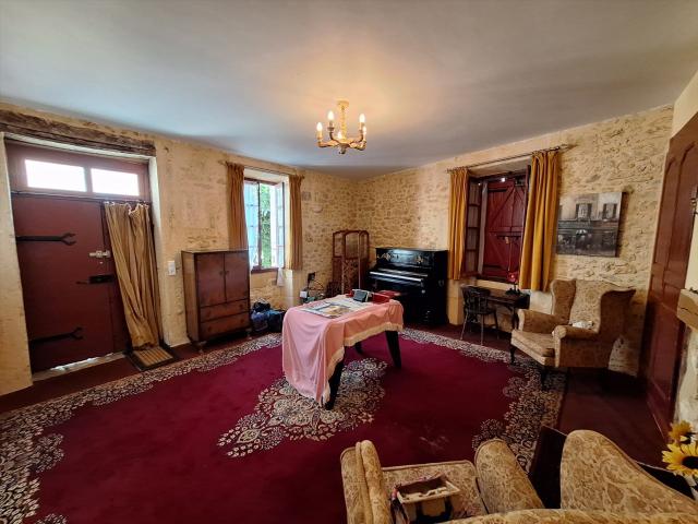 Ancien Presbytère avec piscine. 209m² Lacapelle Biron