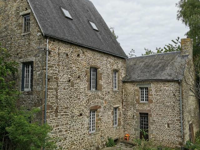 Ancien prieuré avec maison annexe secteur Bais 311m² Trans