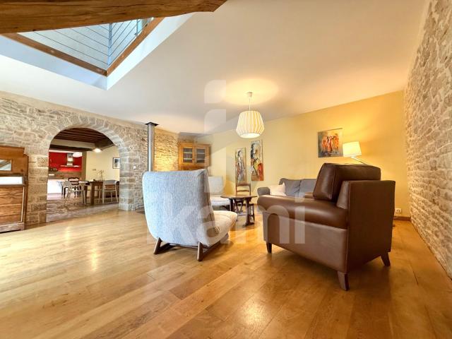 Ancien relais de poste rénové en maison 10 pièces, 265 m2 257m² Curley