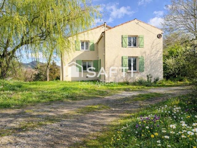 Maison avec dépendances sur 5 349 m²