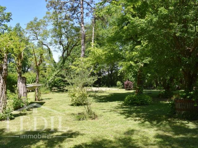 Ancienne tuilerie, lieu de projets de vie 380m² Eauze