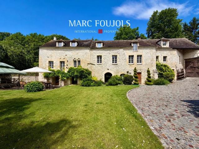 Ancienne Abbaye Propriété de charme à 1 heure de Paris 400m² Chantilly