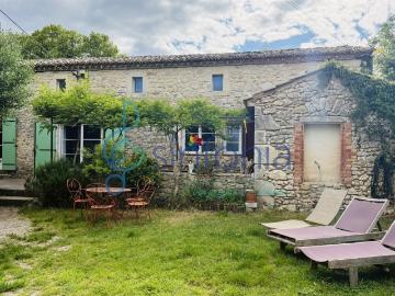Ancienne cave vigneronne rénovée Cadre privilégié à Goudar. 132m² Goudargues