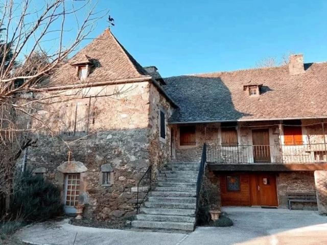 Ancienne demeure notariale rénovée au cœur de Cadour, Bas Ségala Aveyron