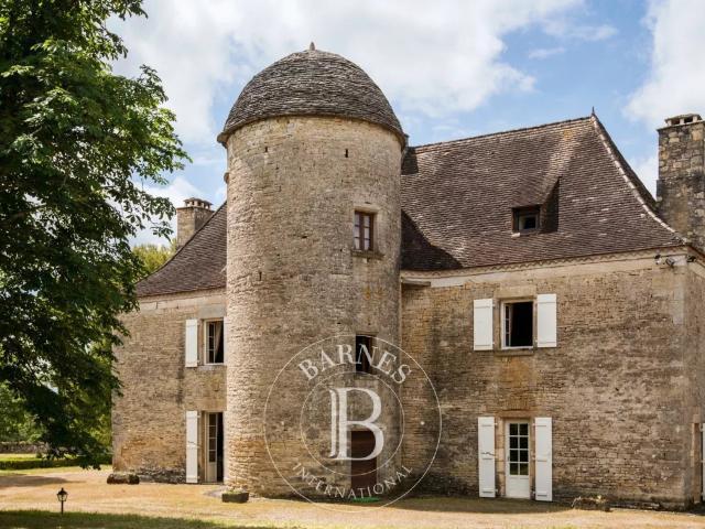 Ancienne demeure du XIXe siècle et dépendances avec vue pano. 470m² Rocamadour