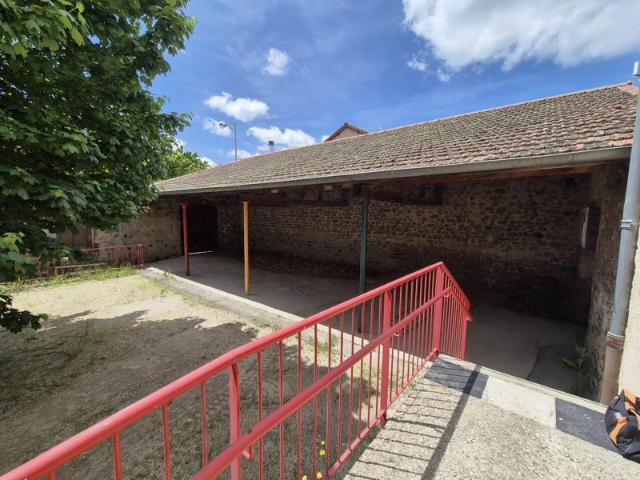 Ancienne école à réhabiliter, idéal pour un futur projet