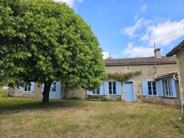 Ancienne Ecole à Rénover avec Dépendance et Jardin