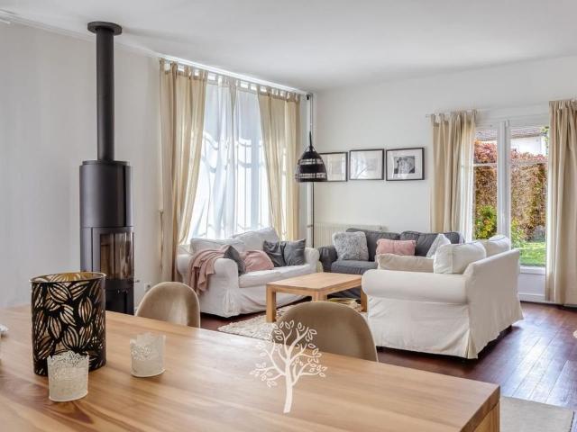 Ancienne école du milieu du XIXe siècle réhabilitée 232m² Hauville