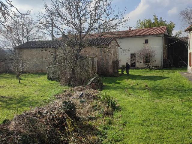 Ancienne ferme 230m² Ruffec