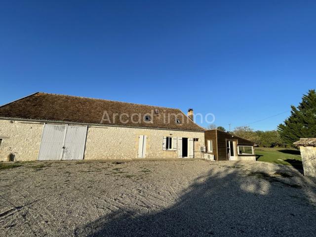 Ancienne ferme, trois chambres, grange attenante sur 23ha av. 106m² Issigeac